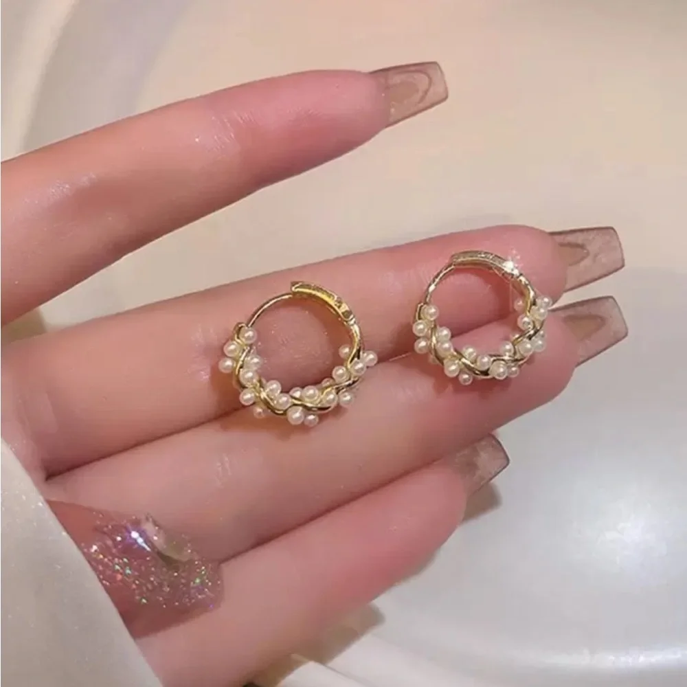 Elegant Gold Plated Hoop Earrings with Pearl Inlays - Picture 2 of 9